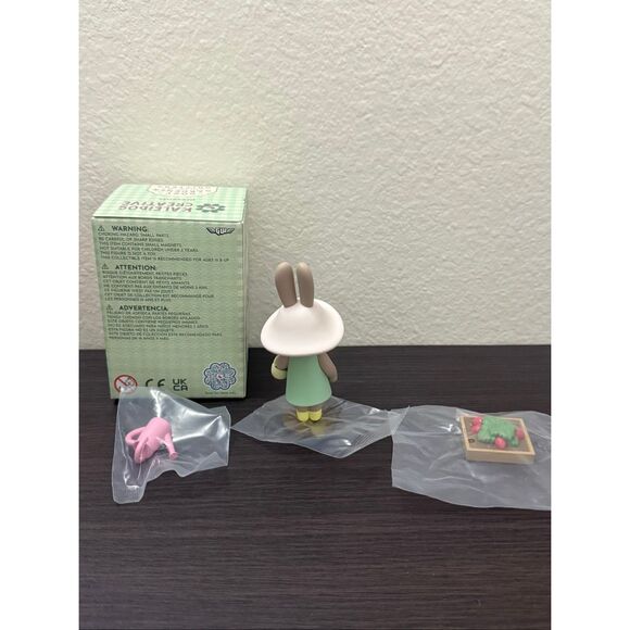 Kaleidos Creative Cozy Gardener Critters Blind Box Figure - Liza - Picture 2 of 4